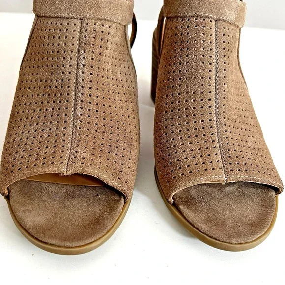 Franco Sarto Harlet 2 Sandals Women 7.5 M Leather Suede Beige Open Heels Toe - Picture 7 of 8